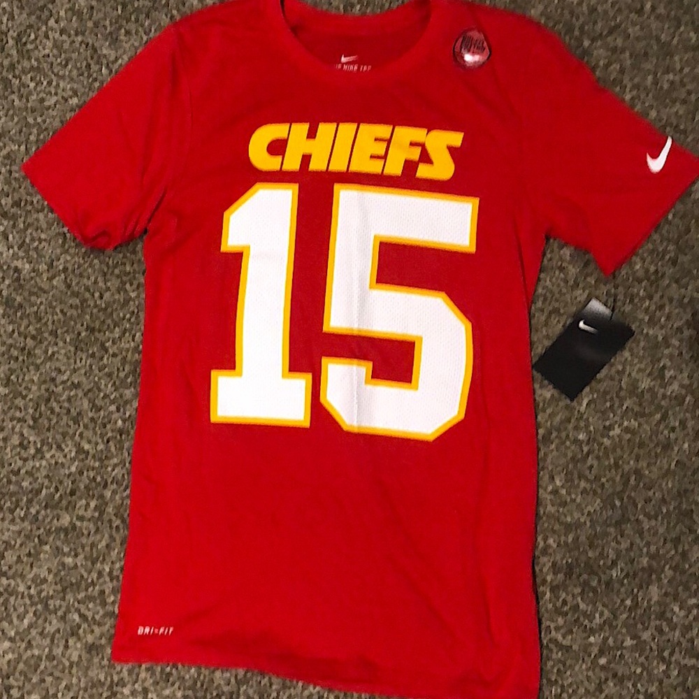 NWT Women’s Chiefs tee